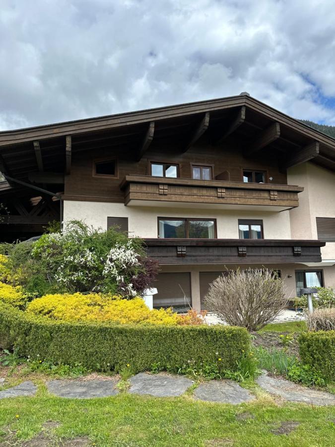 Апартаменты Haus Wenger Mountain View & Swimming Pool Капрун Экстерьер фото